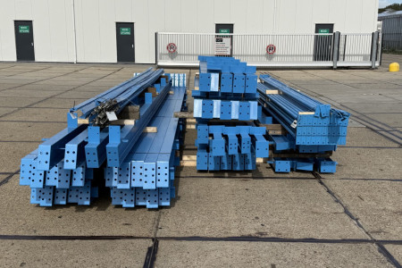 15.00 x 55.00m (825m²)